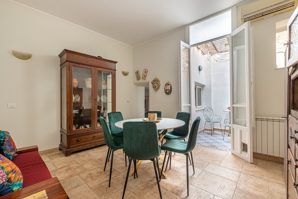 Giudici Three Bedrooms Apartment by Wonderful Italy