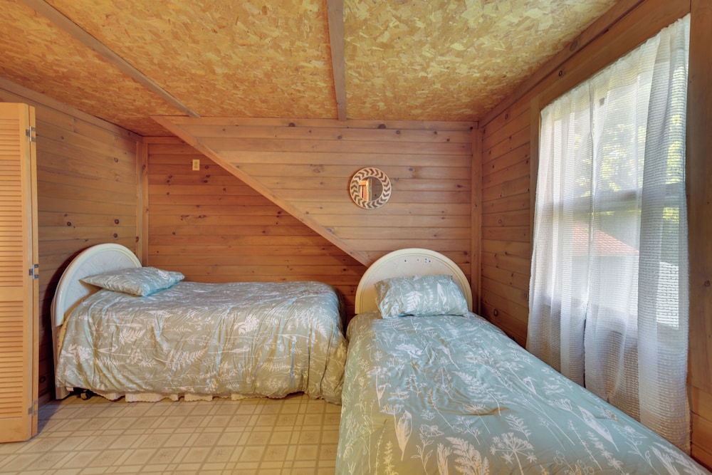 Rustic Poland Vacation Rental w/ Waterfront Deck!