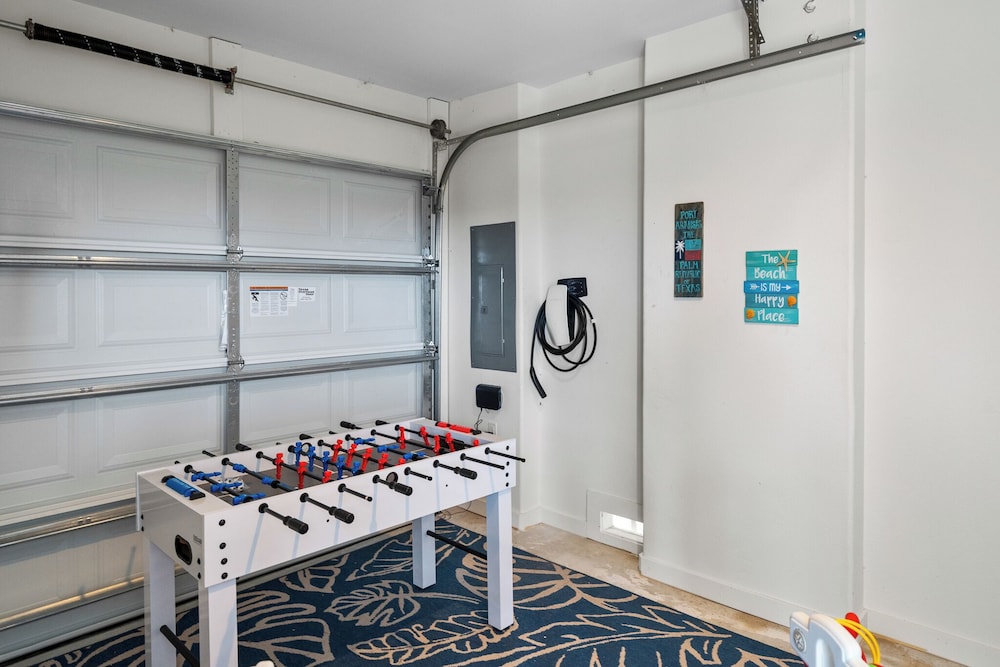 Palm Beach! Private Pool - Boardwalk - Game Room!