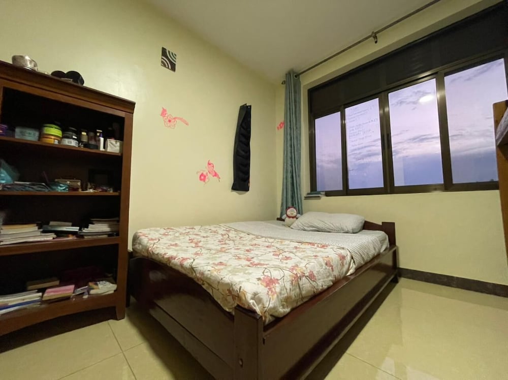 The Mugabi's Spacious Private Room