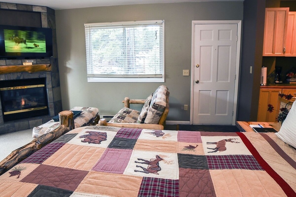 Fawn Valley Inn: 256 1 Bedroom Apts - Property Image 1