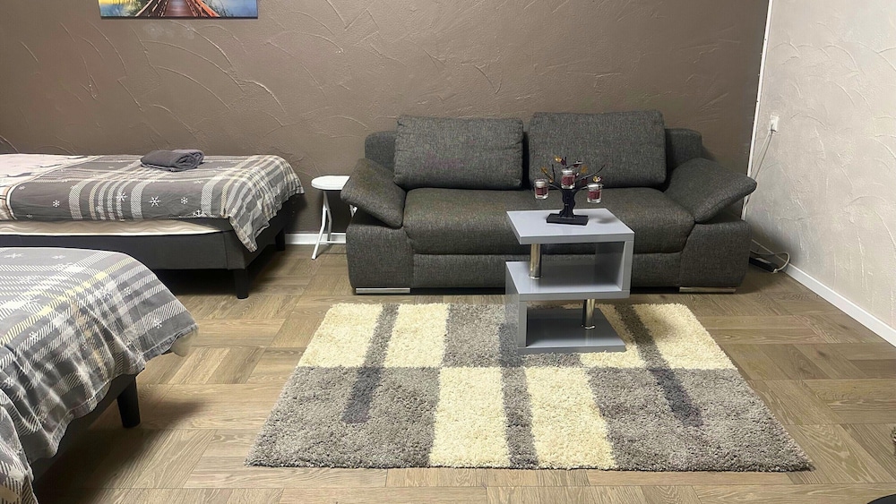 Apartment in Pellingen With Parking