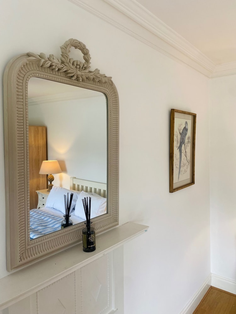 4-bed House in Kildare, Sleeps 8 With Parking