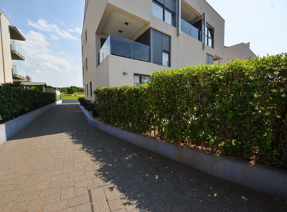 Family Friendly Spacious Apartment With Garden and Terrace