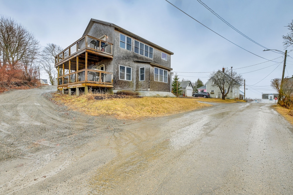 Newly Renovated Maine Retreat: Deck w/ Ocean View! view 3