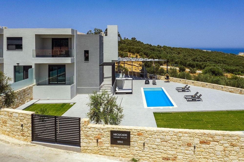 Nikolioudis Villas - Nikolioudis Villas Estate view 5