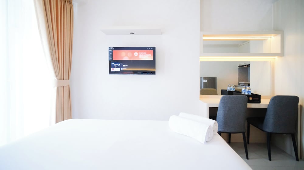 Nice And Modern Studio At Benson Supermall Mansion Apartment view 3