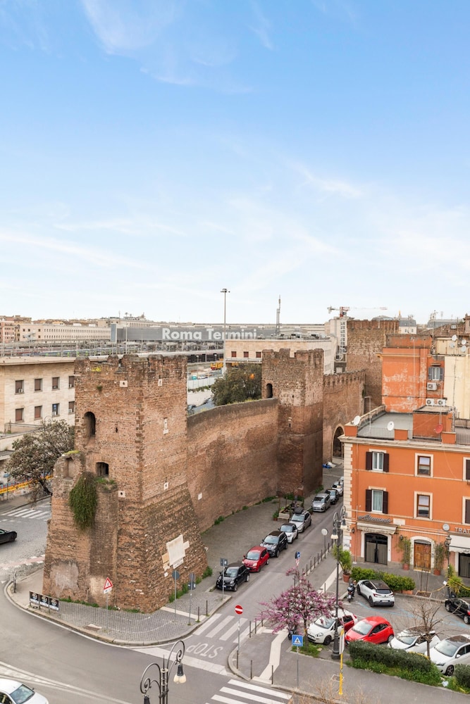 Termini Station Lightsome 3BR Apartment photo 4