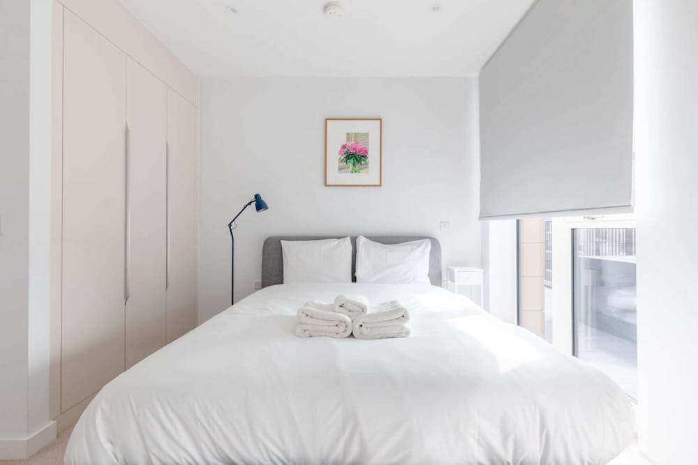 Stylish 2BD Oasis W/balcony South East London!