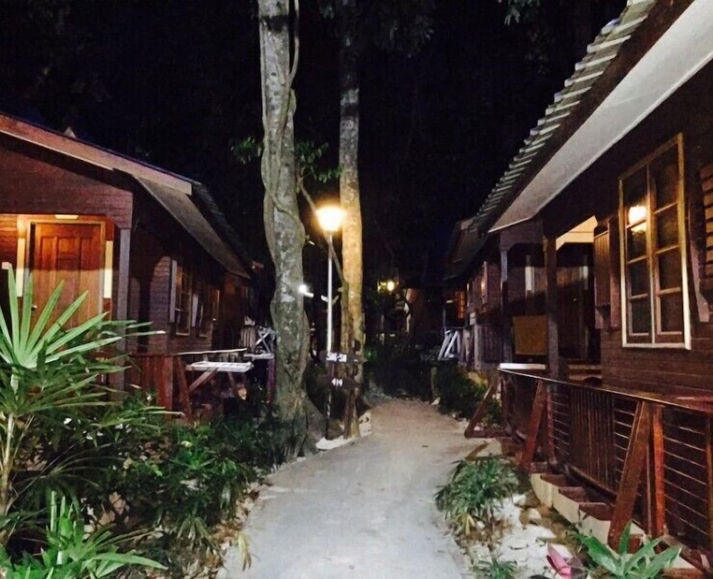 Shari-La Island Resort