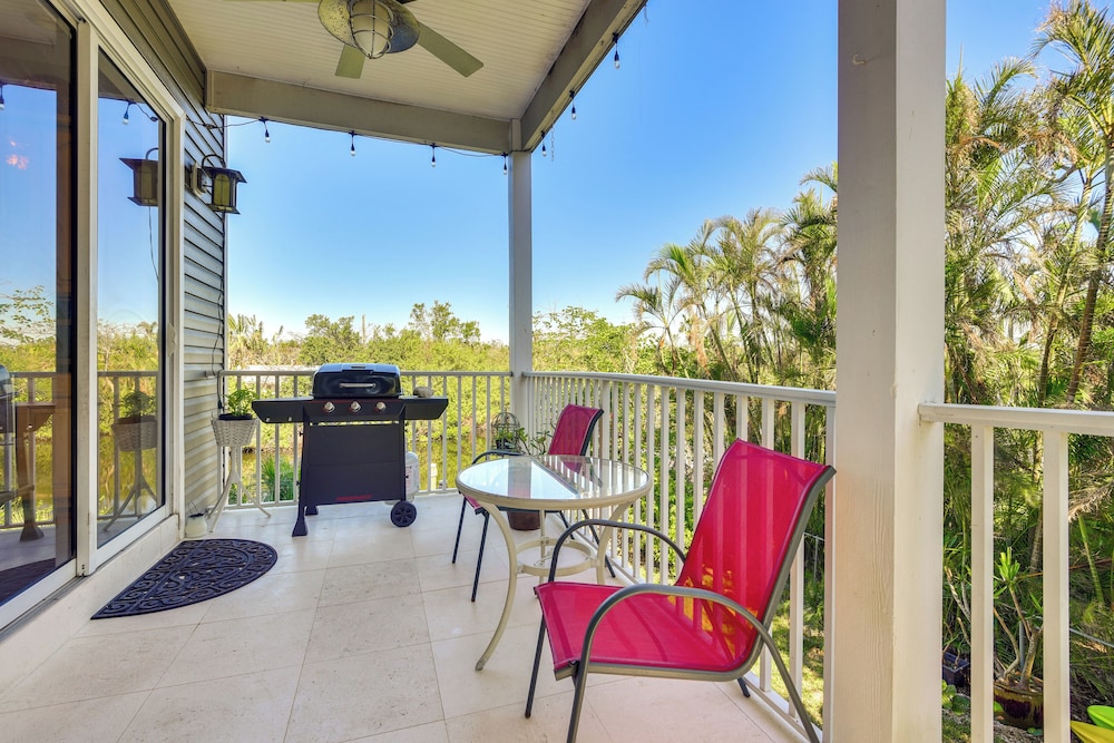 Dock, Kayaks & On-site Pond: Terra Ceia Home