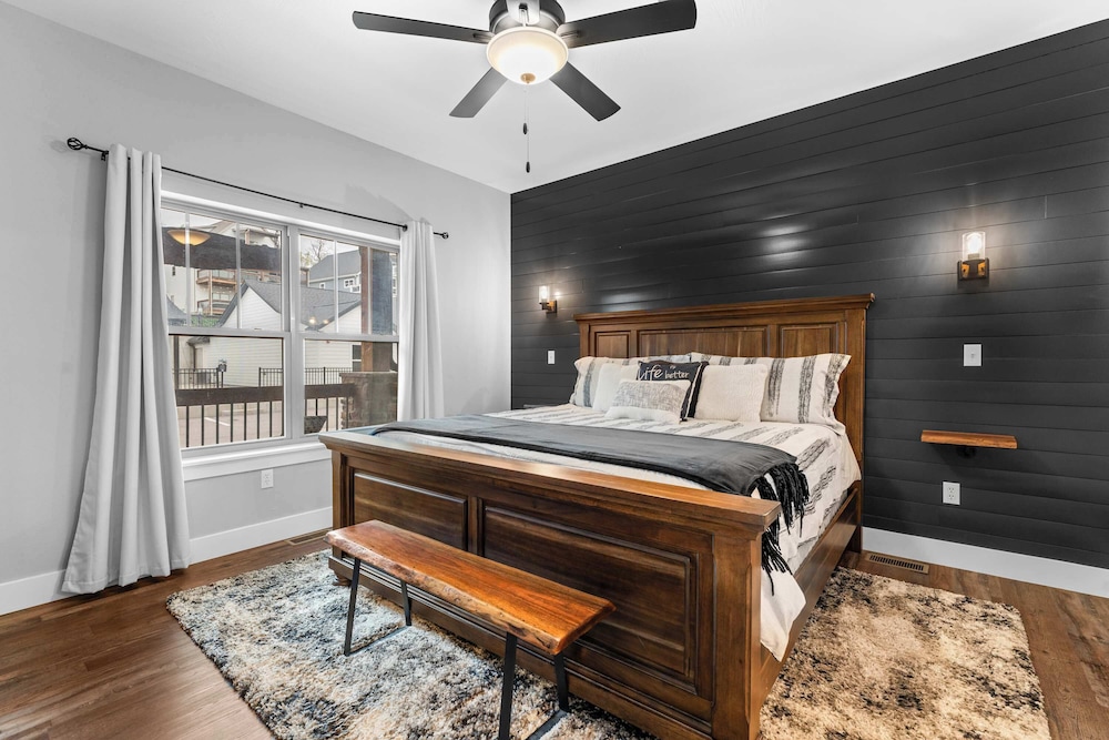 Green Wood Getaway for 18