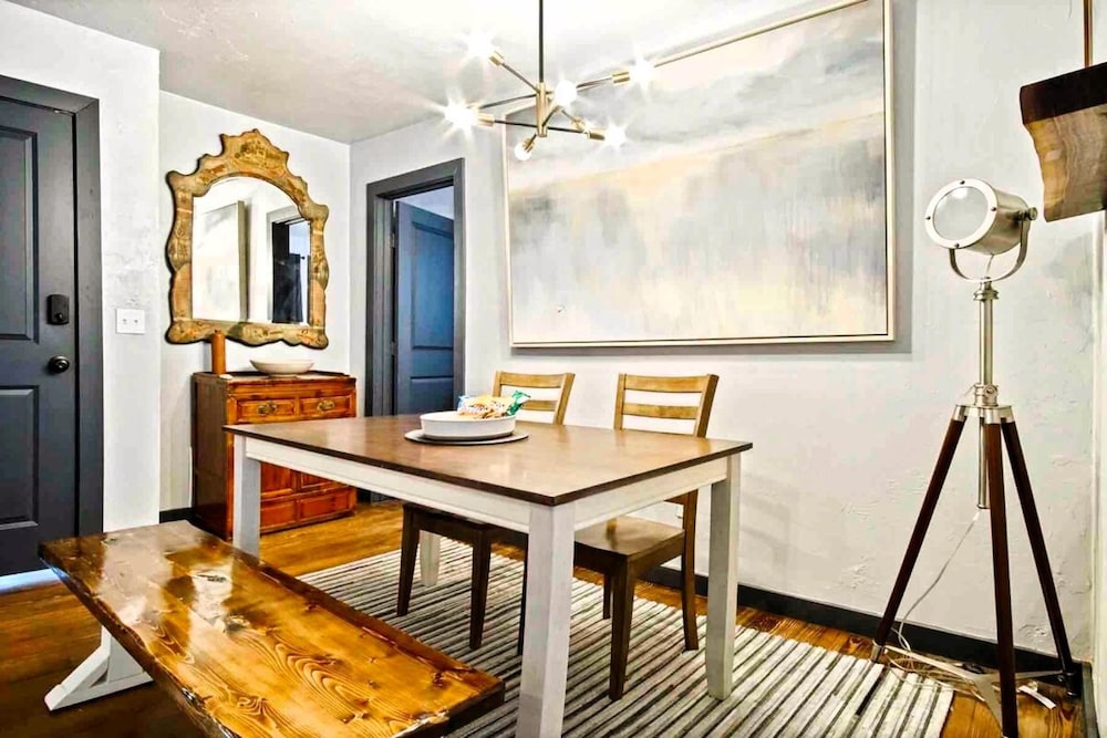 Oklahoma City Vacations - 3-story 6-bedroom 4 Bathrooms 3min-asian Dist - Property Image 107