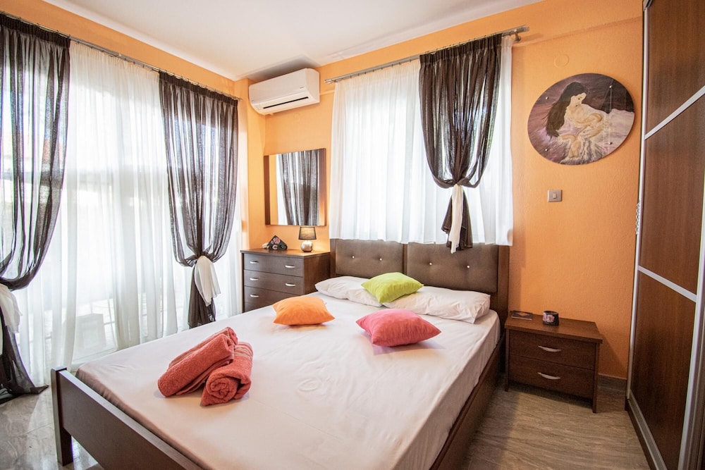 Villa Suzi No1 by Travel Pro Services photo 2