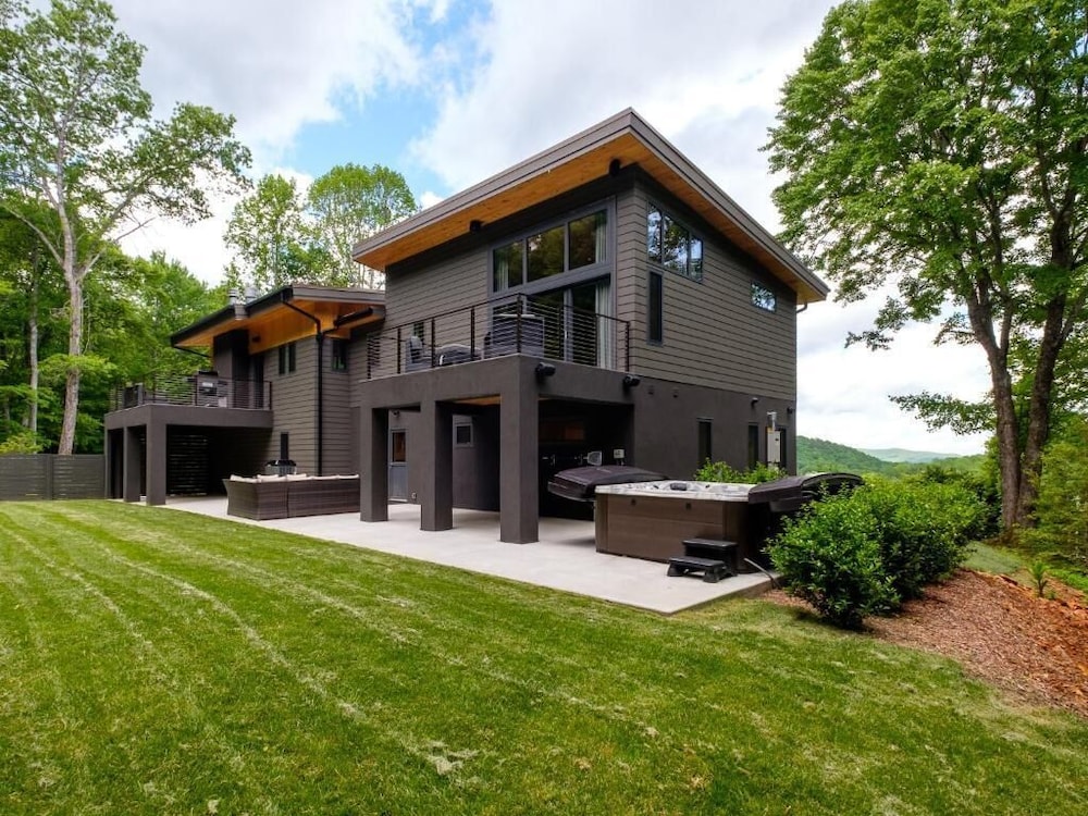 Luxury Home - The Retreat House