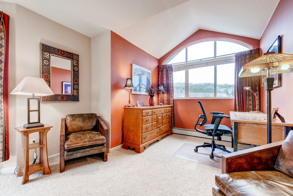 Bay Club Town Homes by CRMR view 5