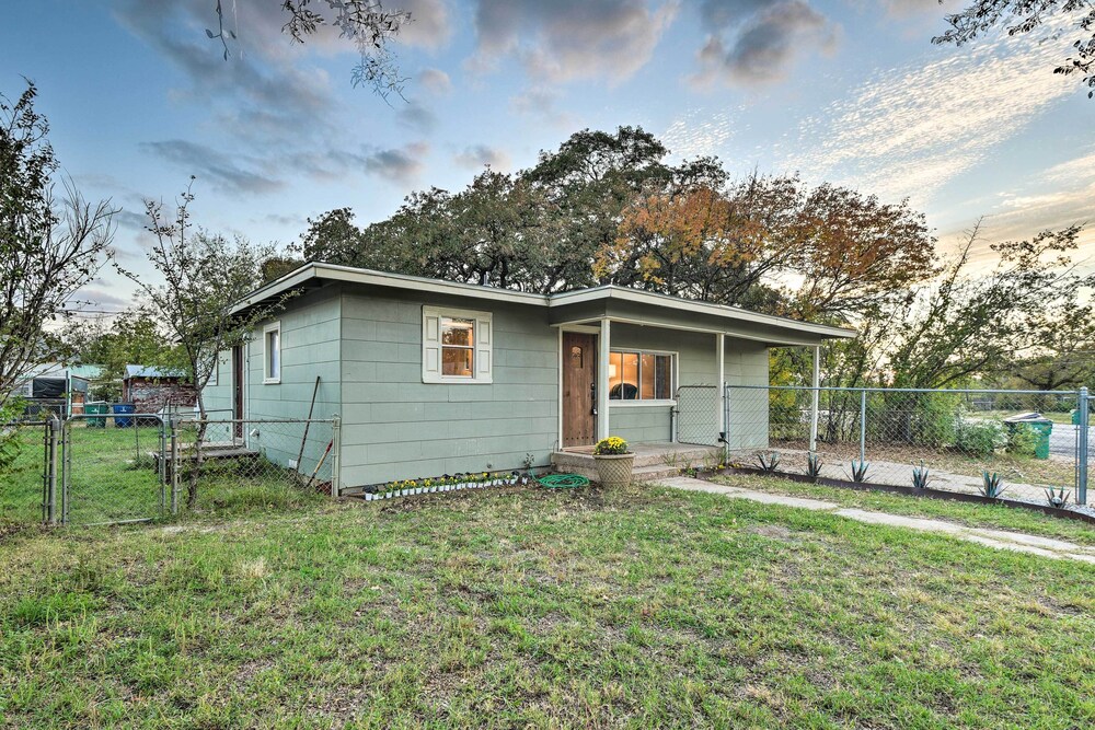 Cozy Graham Retreat ~ 3 Mi to Lake Eddleman! view 2
