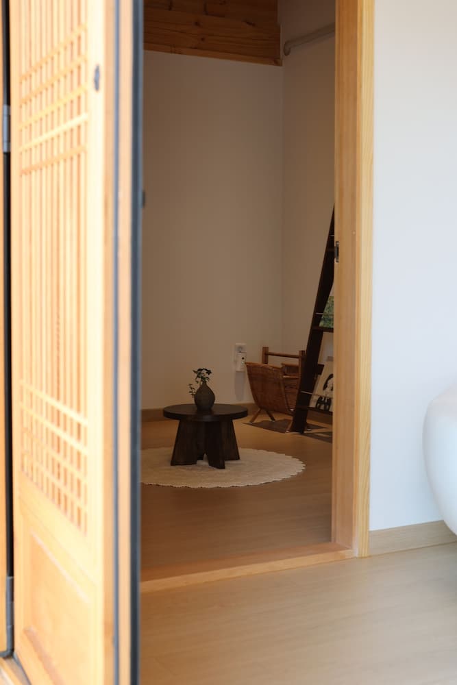 Hanok Stay Sohwa view 5
