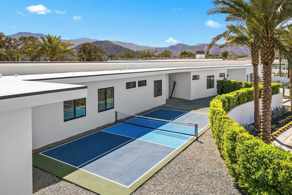 Sleeps 23 Luxury Villa w/ Pool, Hot Tub & Pickleball Court Bravo Villa 10