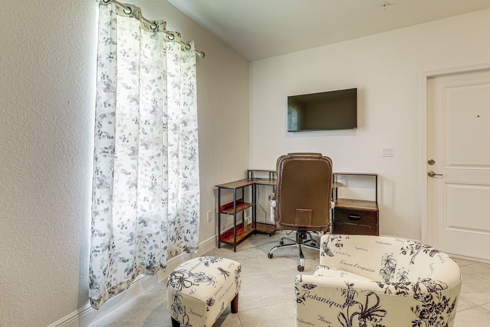 Beach-hop & Golf! Port St Lucie Apt w/ Shared Yard