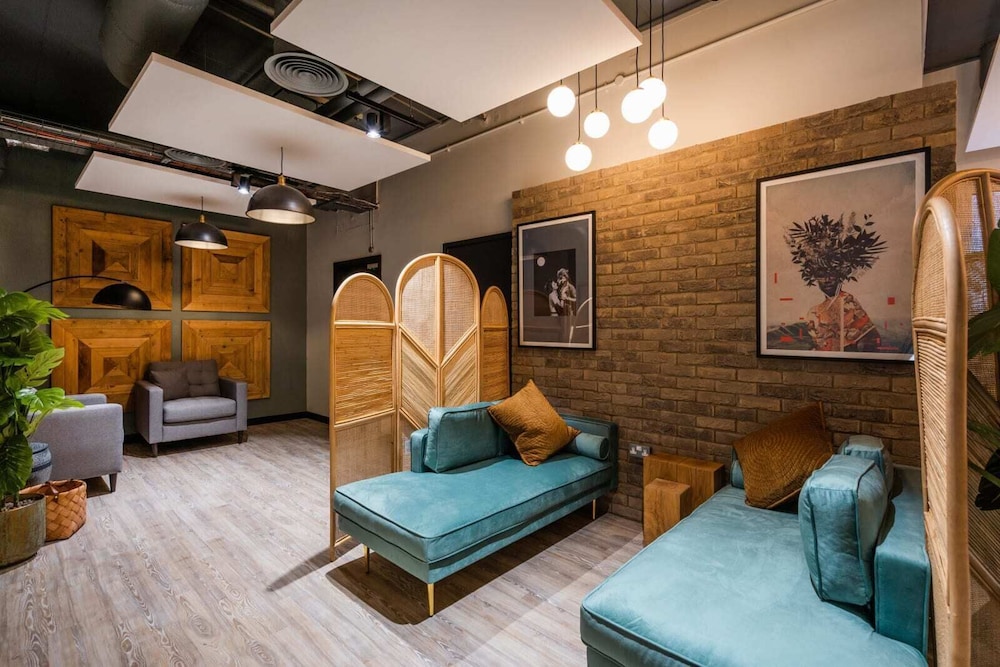 Modern Studios and Ensuite Bedrooms with Shared Kitchen at Hillfort House in Brighton