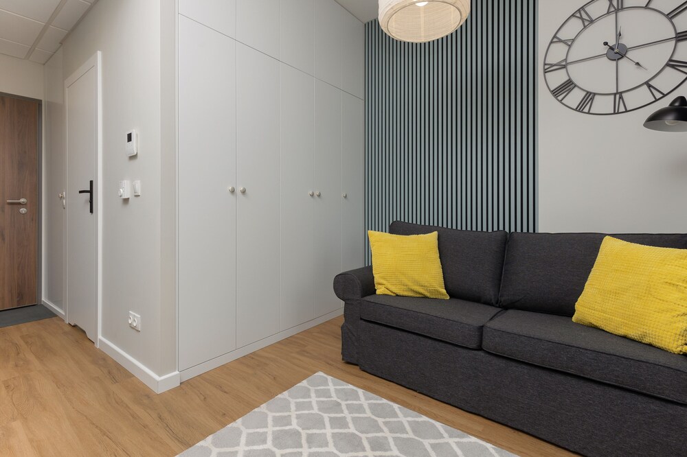 Studio With AC Warsaw Wola by Renters view 2