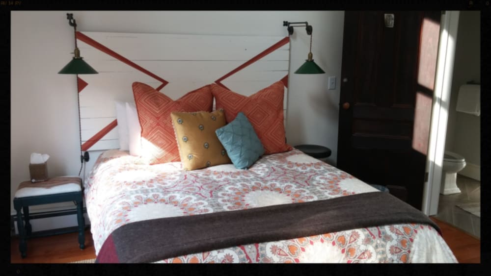 Burdett House Bed & Breakfast