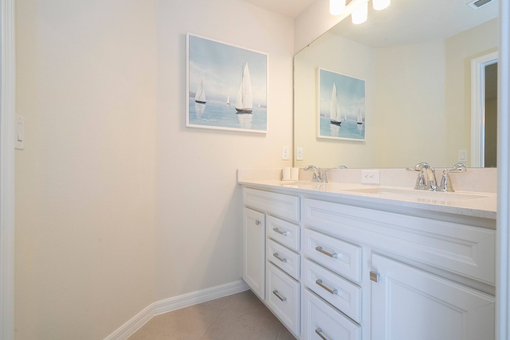 Luxury 7Bd Close to Disney With Pool and Spa at Windsor Cay 16218