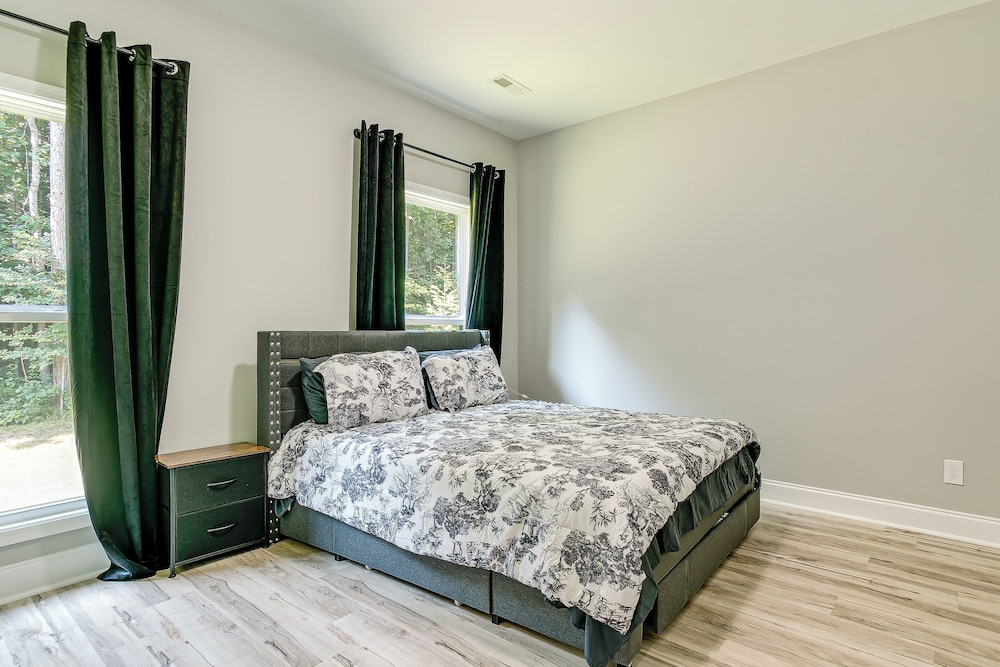 Secluded 18-acre Retreat in Staley w/ Game Room