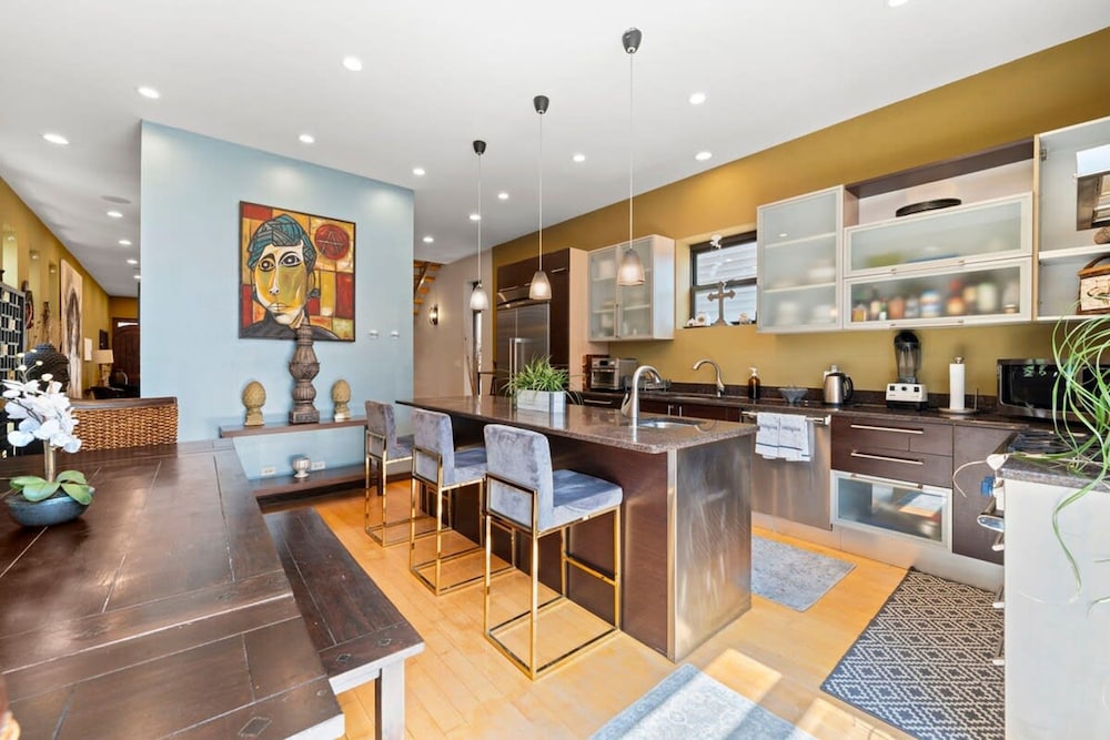 Zen Oasis of Elegance Expansive Executive Home