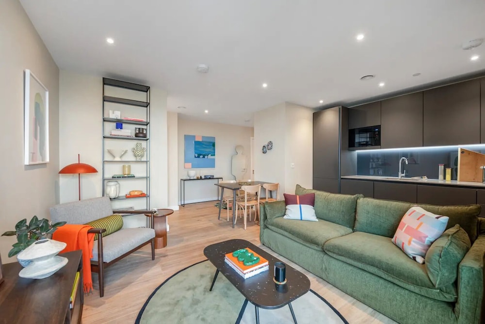 East London Skyline Retreat