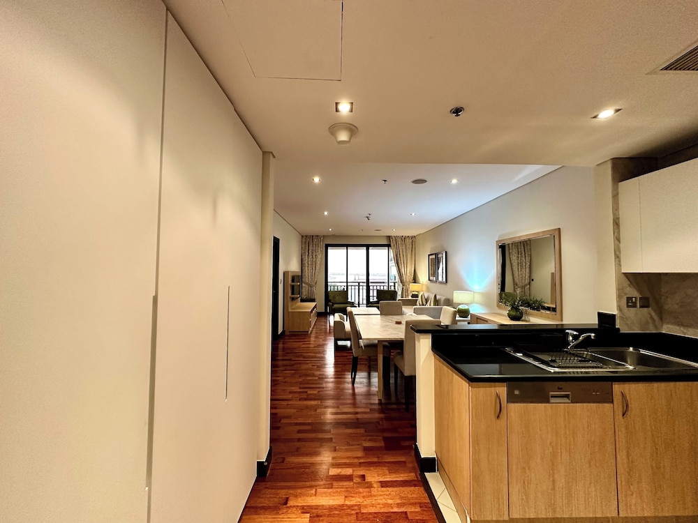 Lux BnB I Palm Jumeirah Resort I Palm Views