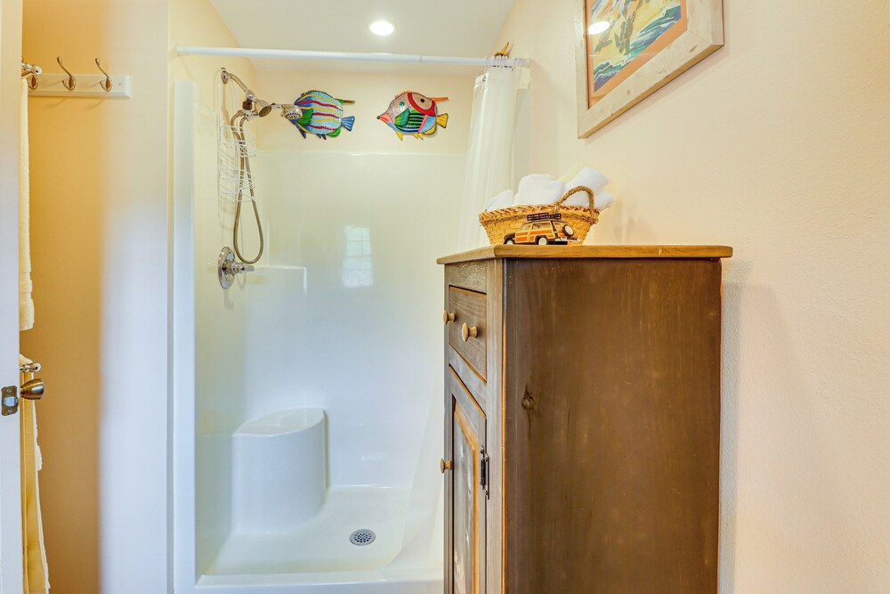 Hot Tub Haven: Creekside Cabin in Frisco!