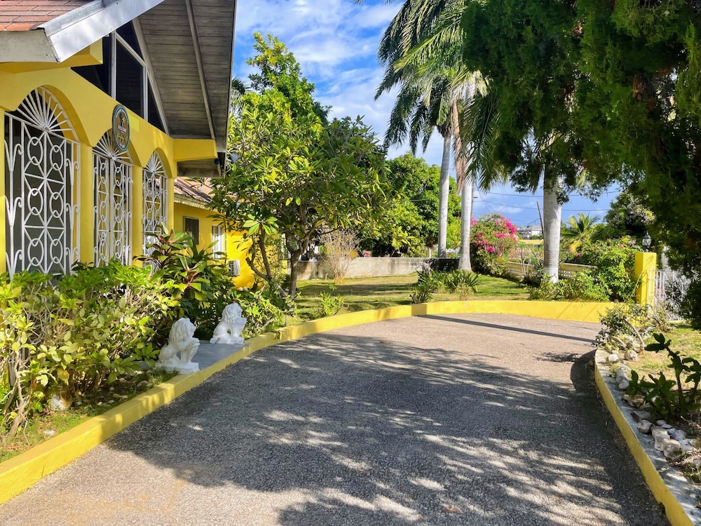 Ironshore Sugarmill Villa W Private Pool 6 Bedroom Villa