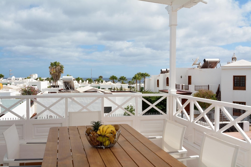 3bed Villa- Pool, Outdoor Dining Terrace, Sea View