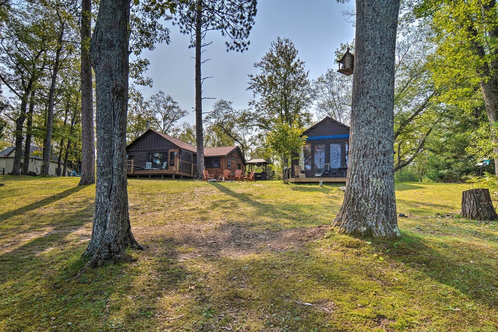 Cabin on Rush Lake w/ Bar, Grill & Kayaks!