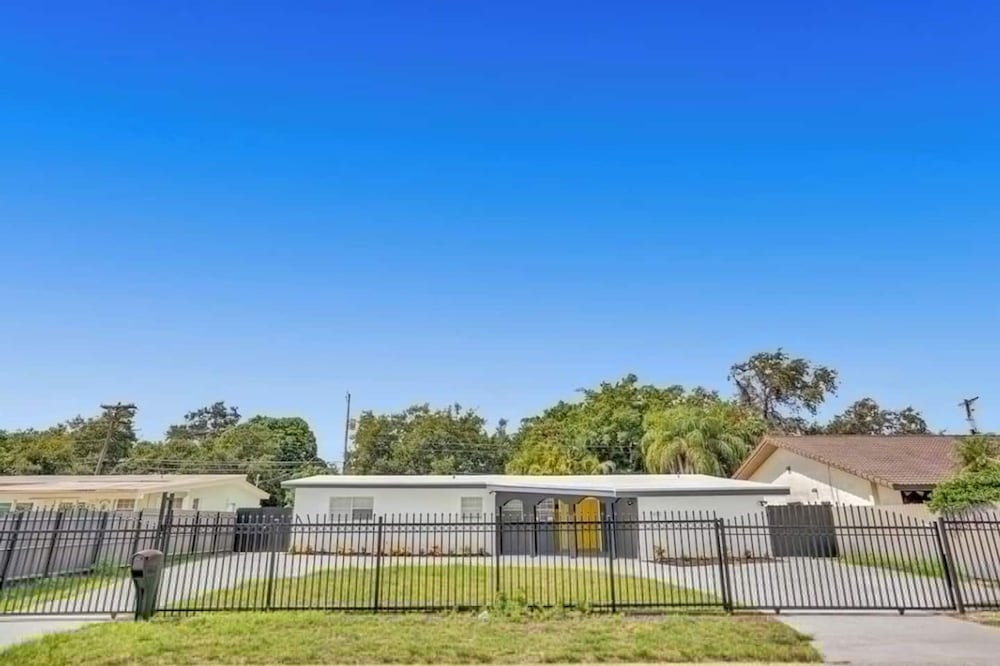 Spacious Home With Heated Pool