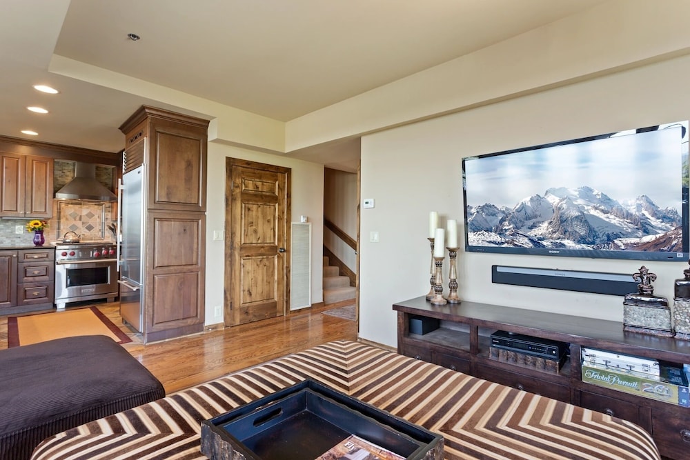 Stag Lodge at Deer Valley Resort - Three Bedroom Residence with Spa #13 3 Condo
