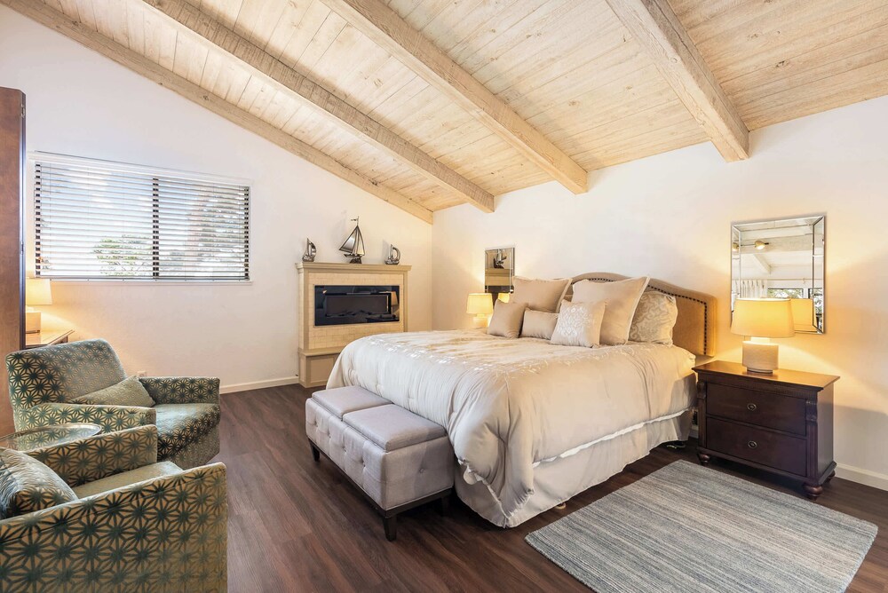 Heavenly Carmel Stay for 10!