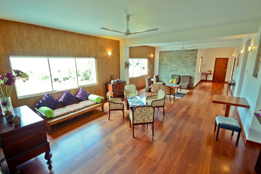 Monsoon Suites