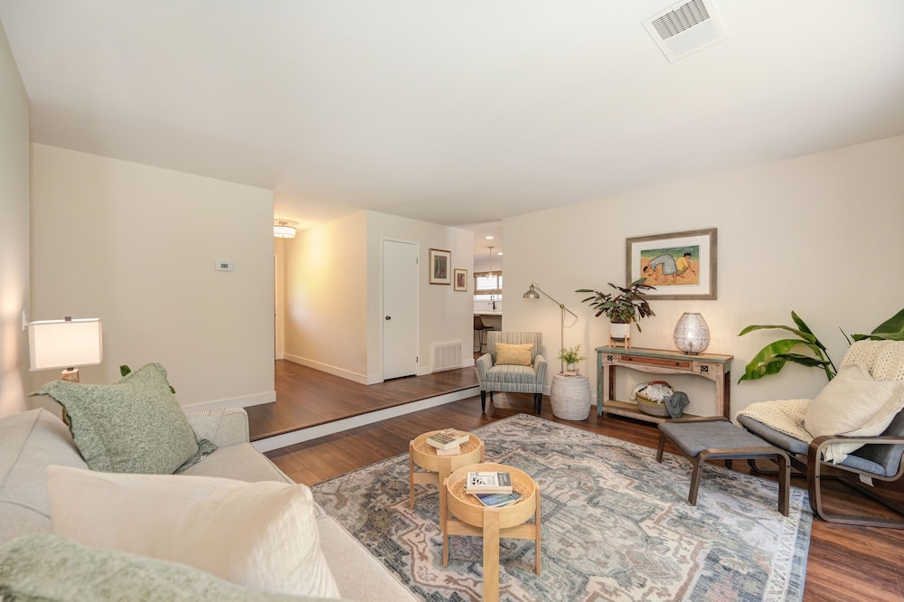 Family-friendly Getaway Near Slide Hill Park 3 Bedroom Home by RedAwning - Property Image 22