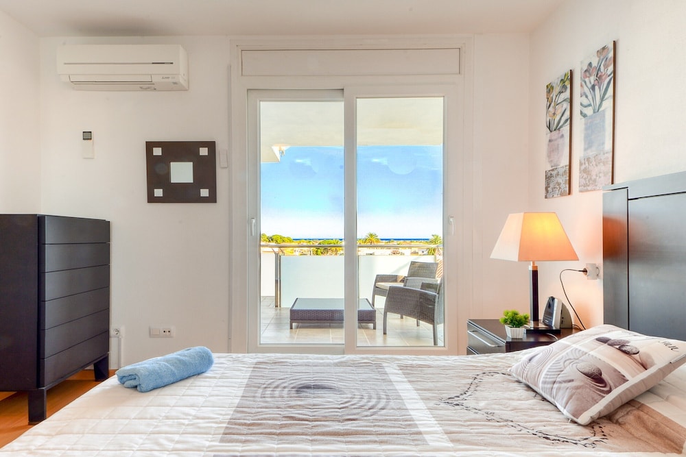Apartment in Roses Near Santa Margarita Beach
