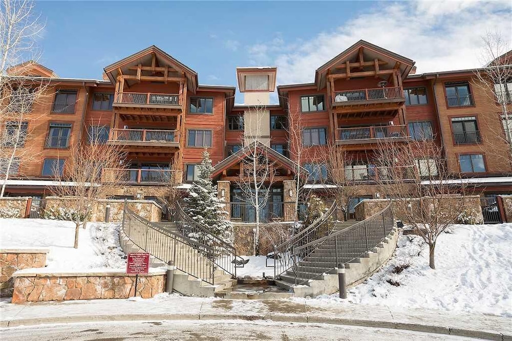 5306 Emerald Lodge, Trappeur's Crossing Apartment 4