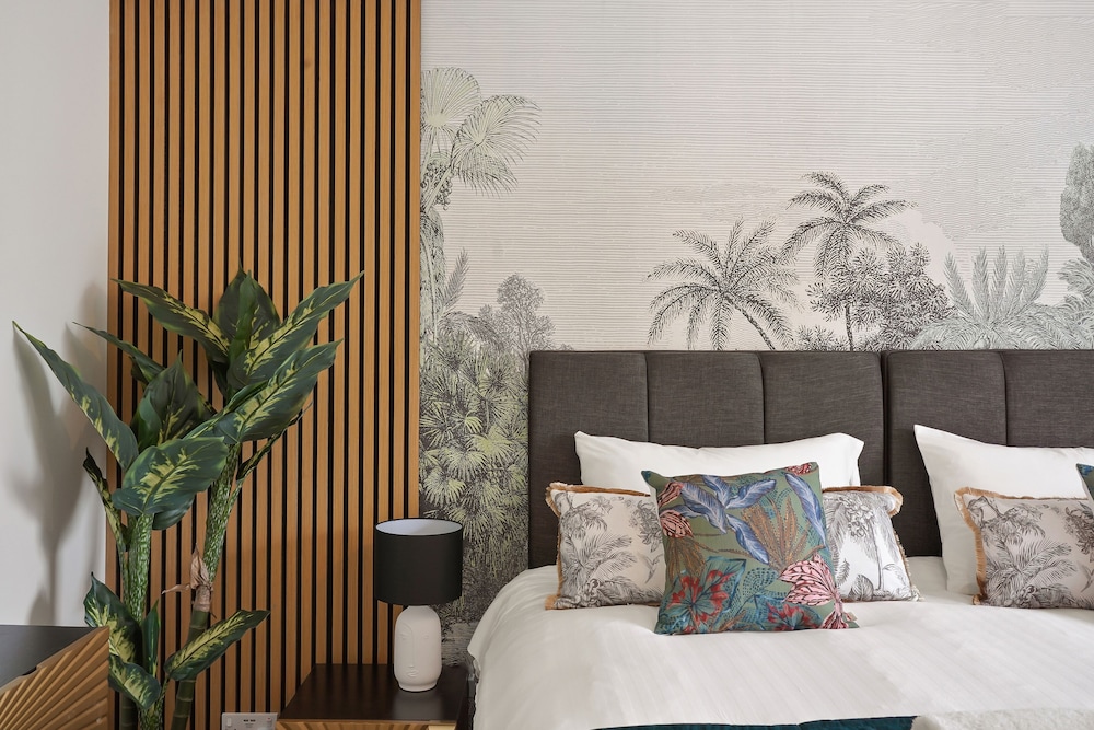 Tropical Inspired 2-Bedroom Flat view 3