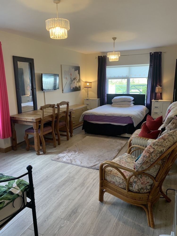 Beautiful Fir Grove Apartment Begelly view 4