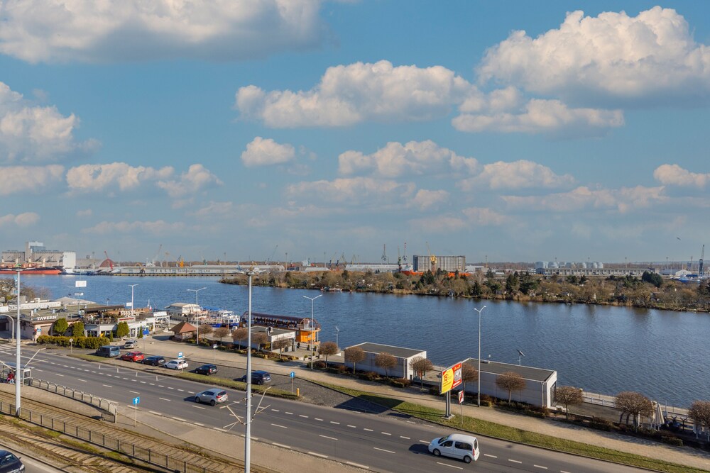Luxury Apartment in Szczecin by Renters