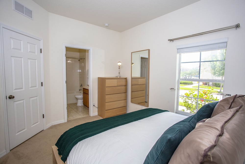Four Bedroom w/ Screened Pool Close to Disney 4563 view 5