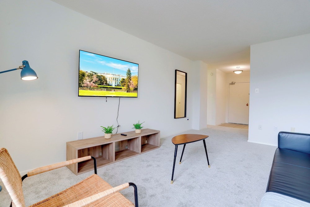 Apartment in the Heart of Crystal City