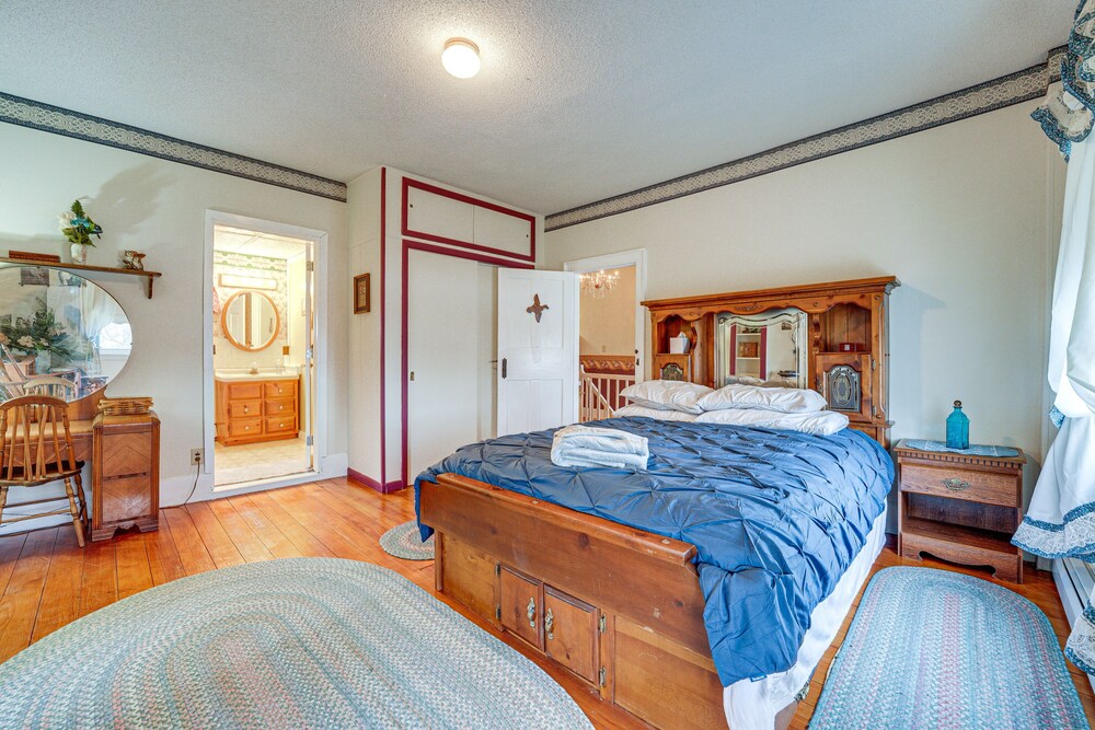 Pet-friendly Franklinville Farmhouse w/ Sunroom! view 5