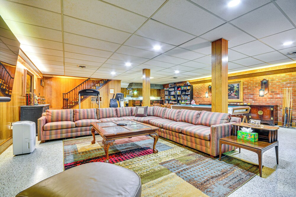 2 Mi to Main St Thomasville: Family Home w/ Games